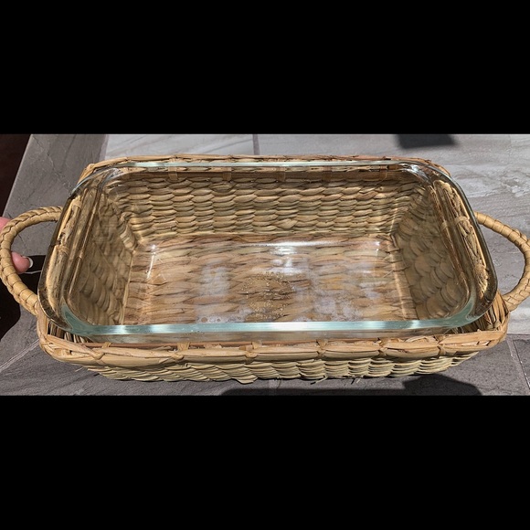 Vintage Pyrex Baker in a Basket Set - Picture 5 of 6